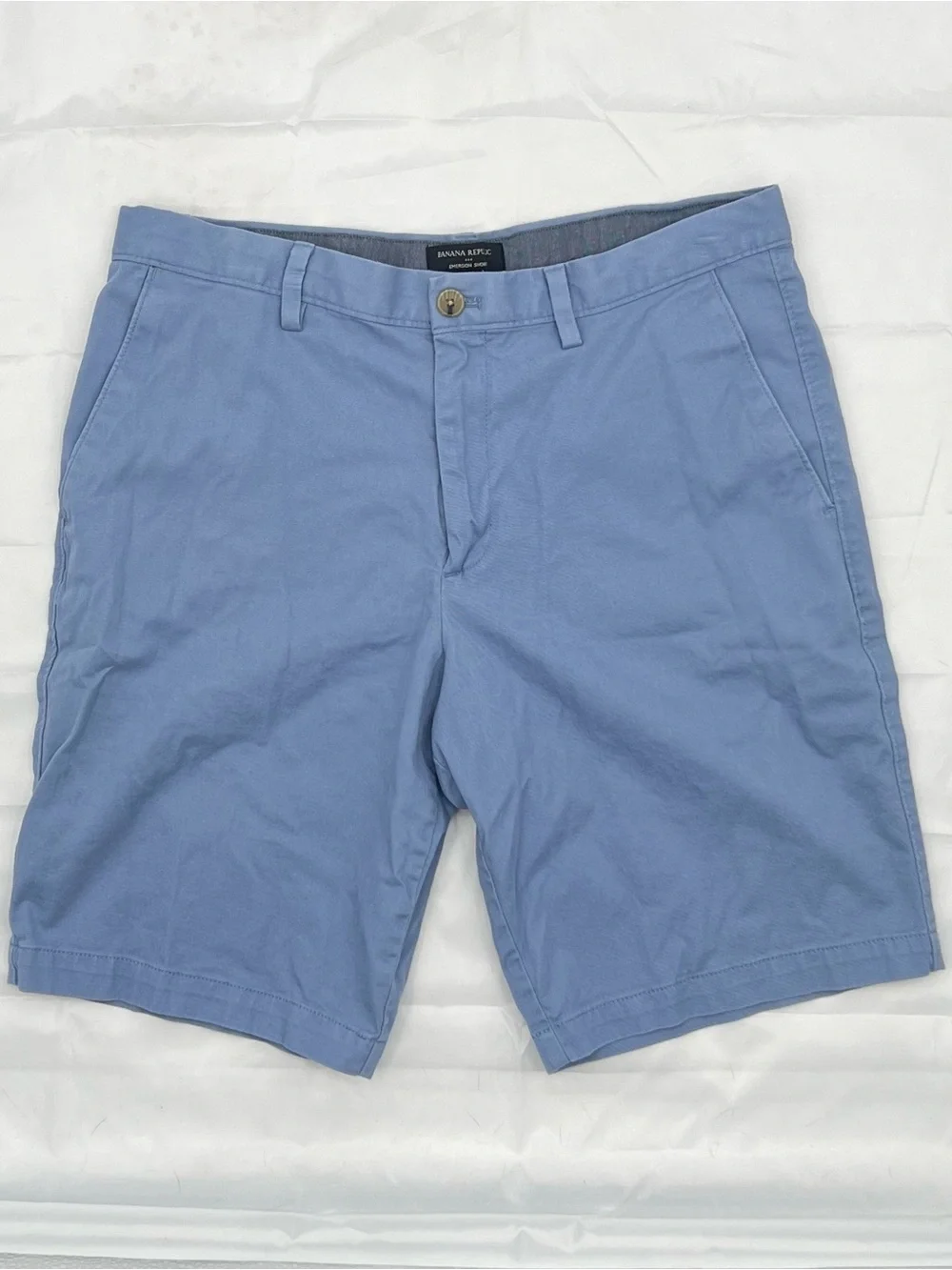 J011 Banana Republic Men's Sky Blue Flat Front Chino Shorts